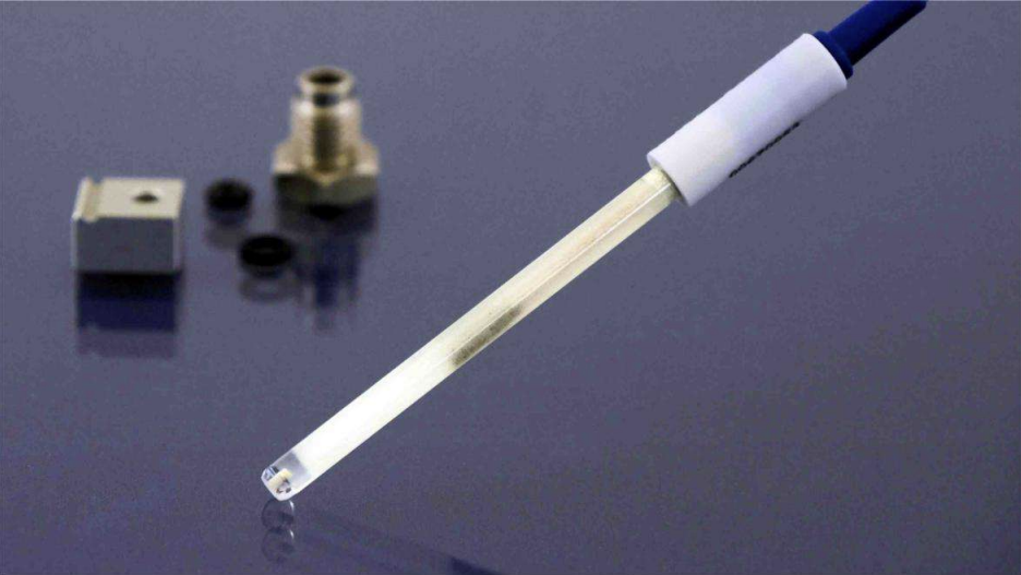 Reference Electrode (RE)